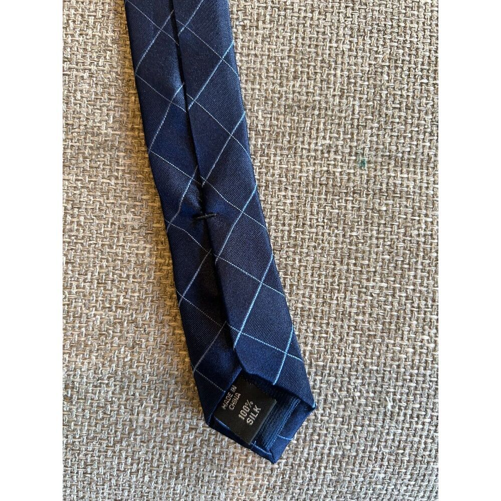 Michael Kors 100% Silk Navy Blue Checkered Tie Men's - Picture 2 of 4